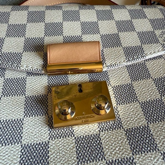 Louis Vuitton Damier Azur Crossbody Bag in Cream and Tan - Picture 13 of 15